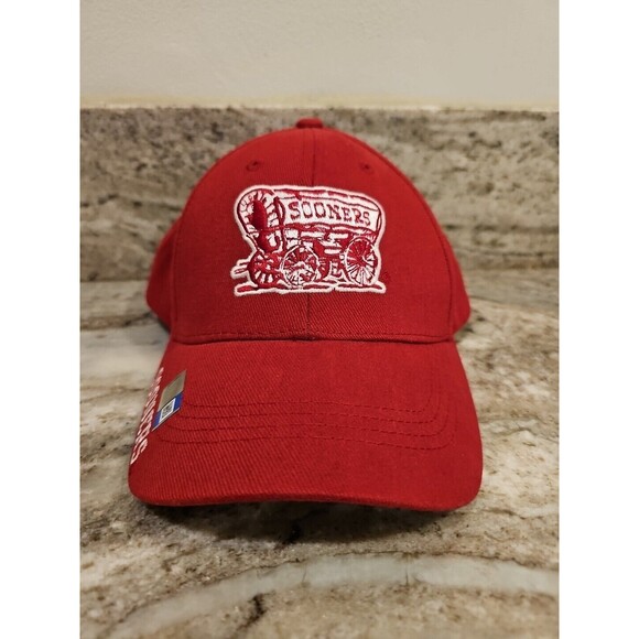 Other - NEW Oklahoma Sooners OU Cap Captivating Headwear Embroidered Strap Back Red Hat